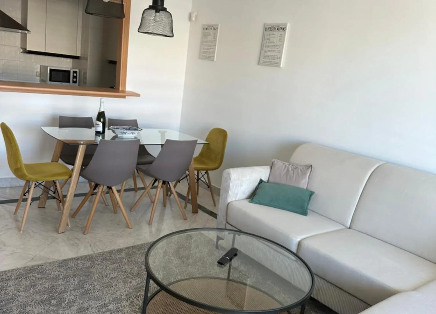 Homelystay - Marbella, Marina Banus contacts